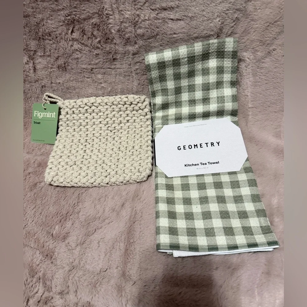 Figmint Knit Trivet & Geometry Green Gingham Kitchen Tea Towel - Picture 1 of 1
